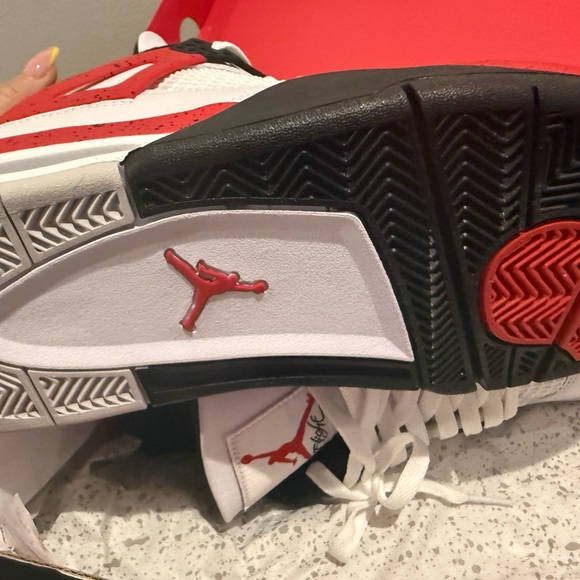 Men’s Air Jordan 4 Red and White Sneakers - Picture 1 of 4